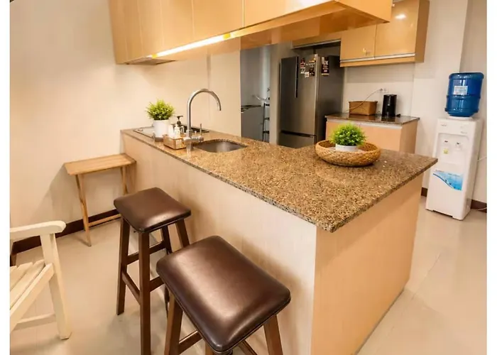 Deluxe 2br Loft Eastwood Mall Free Parking Aparthotel 4*