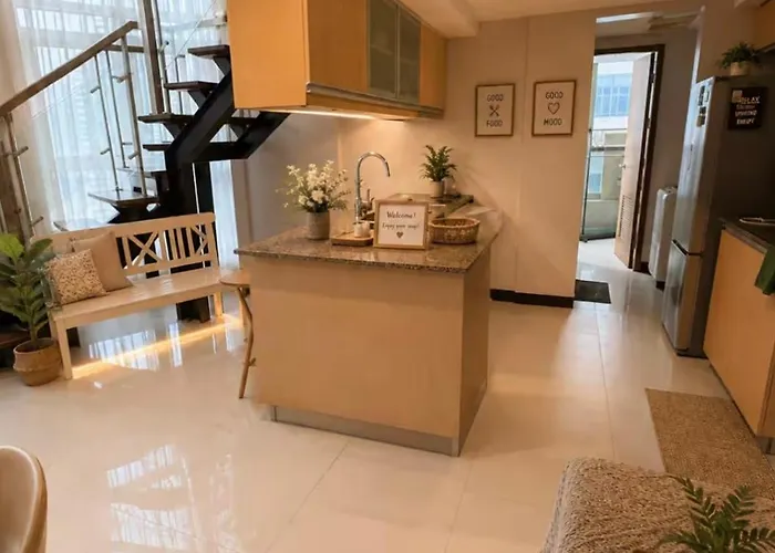 Deluxe 2br Loft Eastwood Mall Free Parking Aparthotel 4*