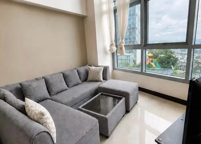 Deluxe 2br Loft Eastwood Mall Free Parking Aparthotel