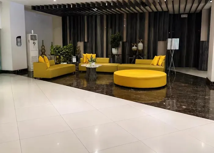 Deluxe 2br Loft Eastwood Mall Free Parking 4*